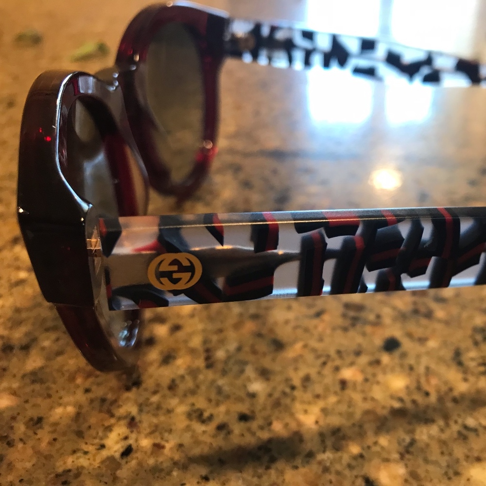 Authentic Like New Red Gucci Sunglasses